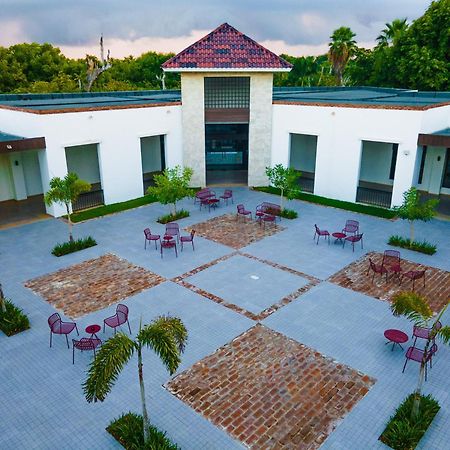 Tropical Deluxe Princess Punta Cana Exterior foto The University of the West Indies, Cave Hill Campus