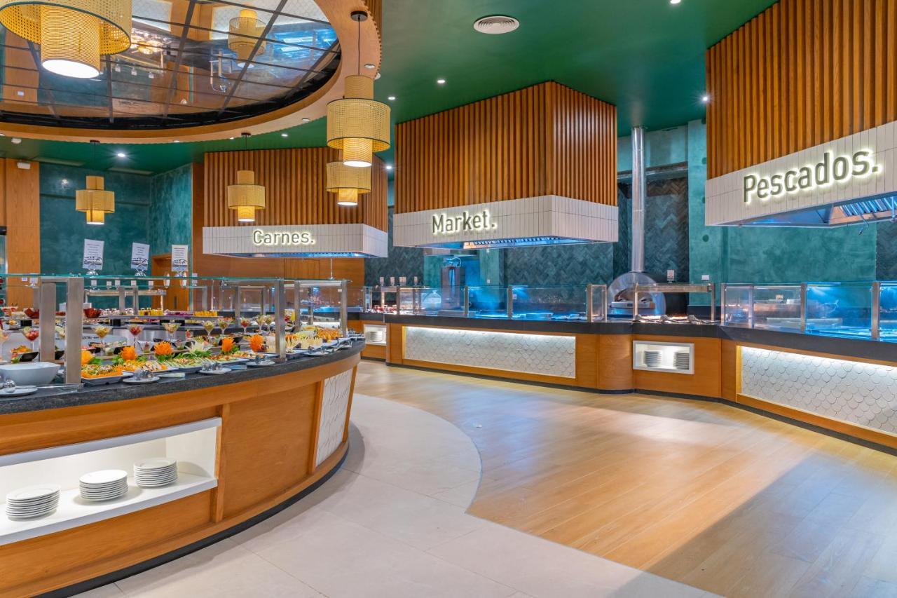 Tropical Deluxe Princess Punta Cana Exterior foto The Market buffet