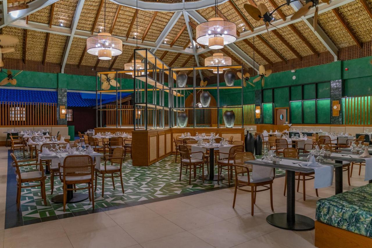 Tropical Deluxe Princess Punta Cana Exterior foto The interior of the restaurant