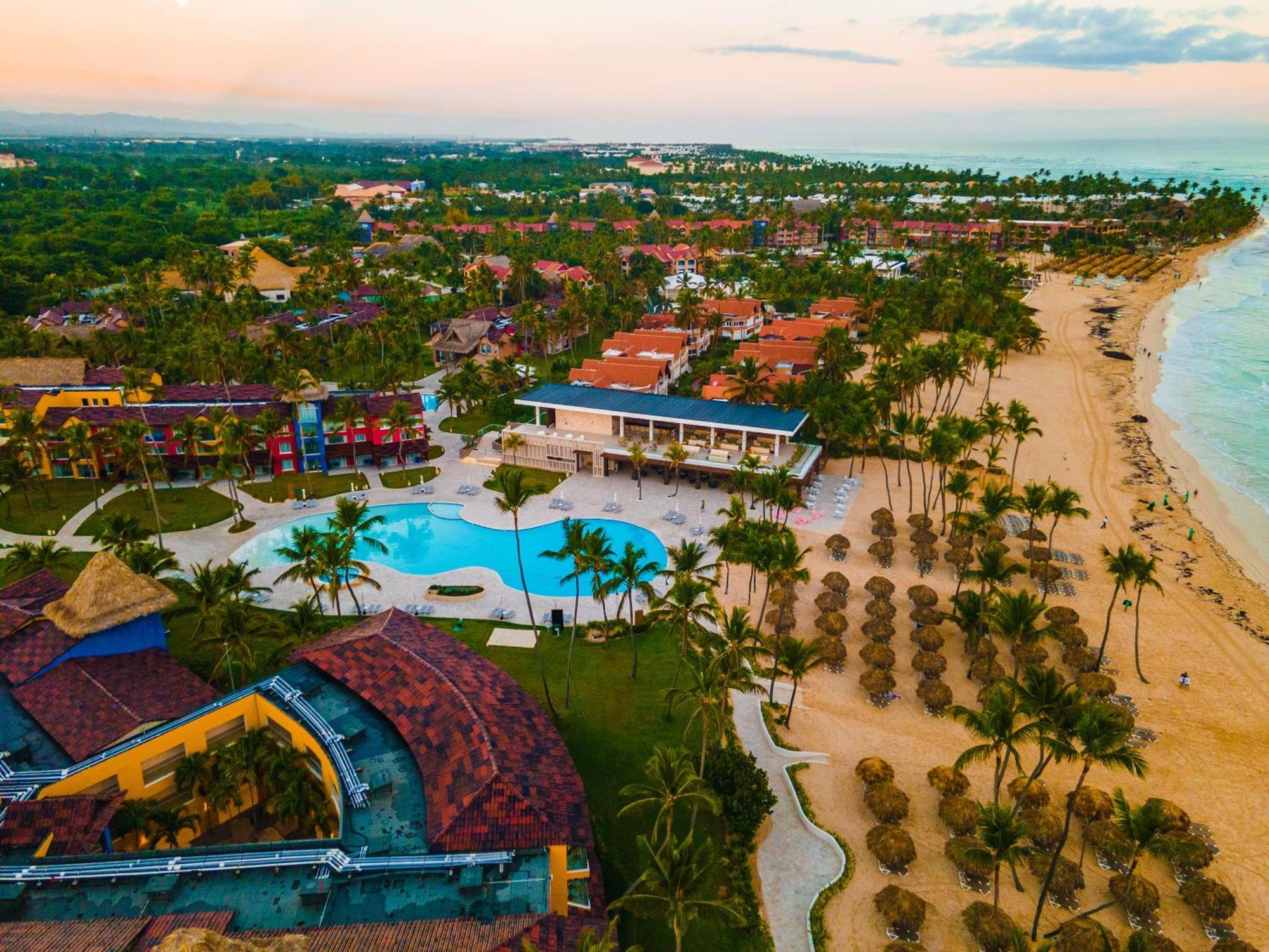 Tropical Deluxe Princess Punta Cana Exterior foto Aerial view of Punta Cana